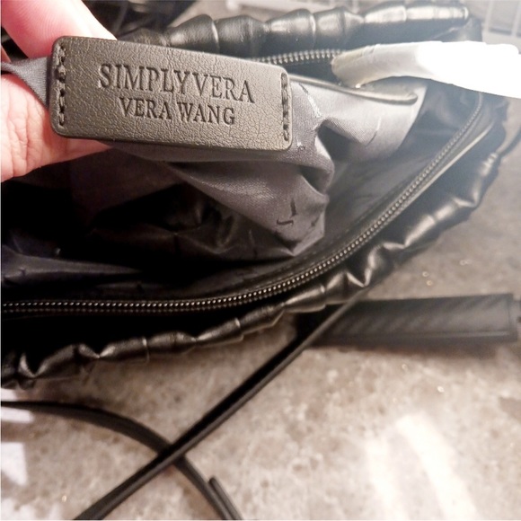 SOLD -MYSTERY NWOT Simply Vera Wang Black Faux Leather Crossbody NWOT - Picture 12 of 12